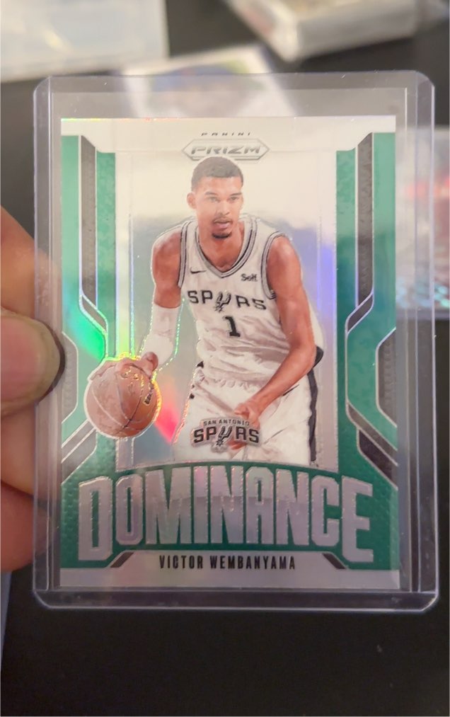 2024-25 Panini Prizm #7 Victor Wembanyama Dominance Green Prizm — front