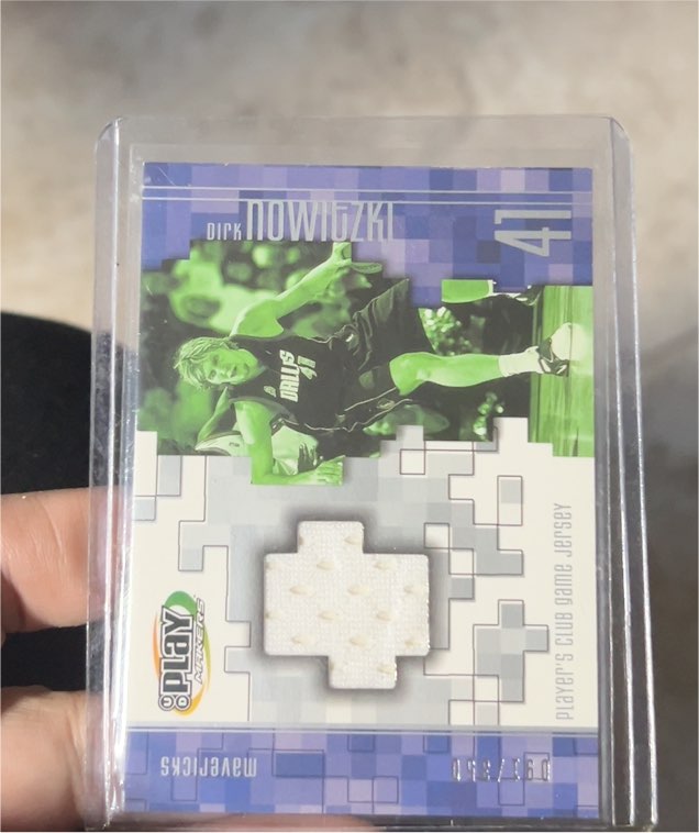 2001-02 Upper Deck Playmakers #41 Dirk Nowitzki — front