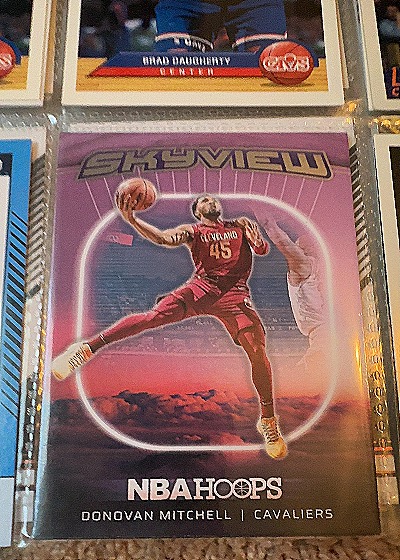 2024-25 Panini NBA Hoops #2 Donovan Mitchell Skyview — front