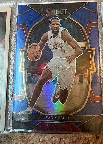 2022-23 Panini Select #44 Evan Mobley — front