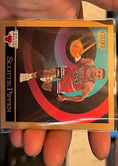 1990-91 SkyBox #238 Scottie Pippen — front