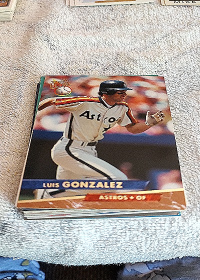 1993 Fleer Ultra #40 Luis Gonzalez — front