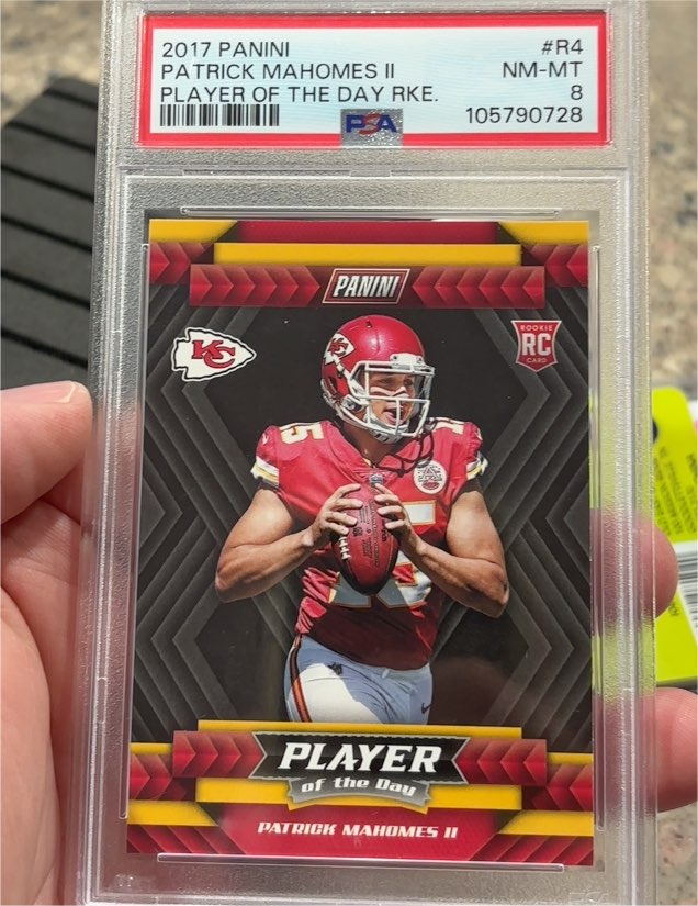 2017 Panini Player of the Day #R4 Patrick Mahomes II Rookie Card — front