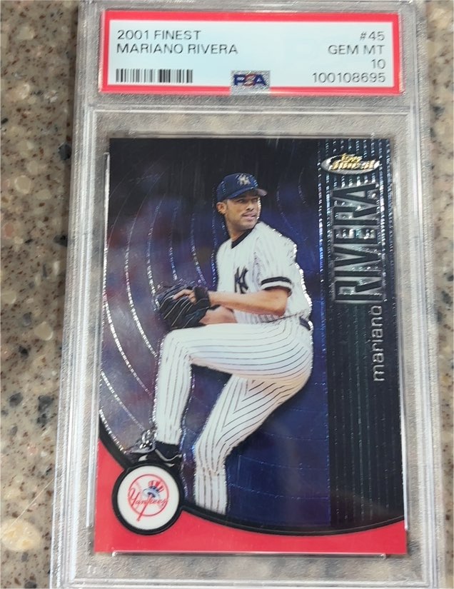 2001 Topps Finest #45 Mariano Rivera — front