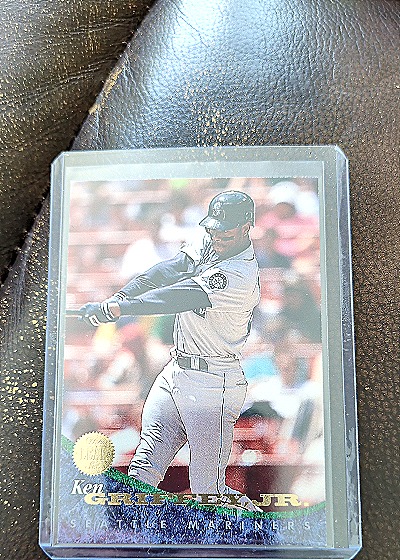 1993 Topps #300 Ken Griffey Jr. — front