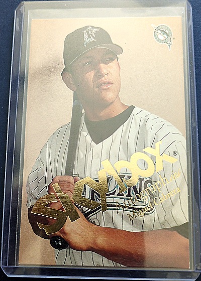 2004 Fleer Skybox Autographics #8 Miguel Cabrera — front