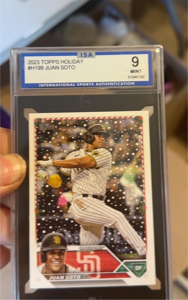 2023 Topps Holiday #H199 Juan Soto — front