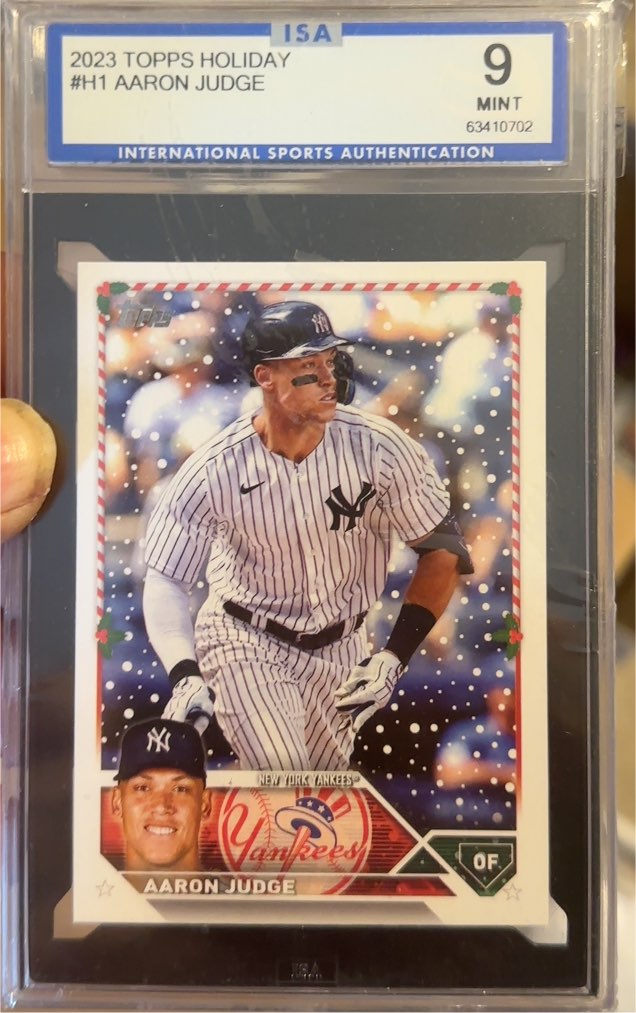 2023 Topps Holiday #H1 Aaron Judge — front