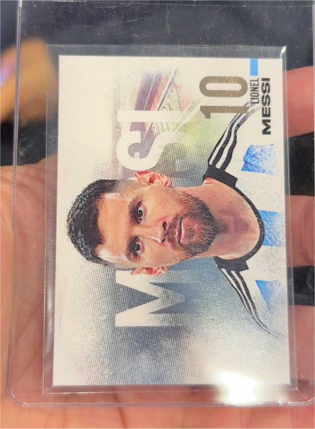 2021 Upper Deck Goodwin Champions Goudey #G10 Lionel Messi — front