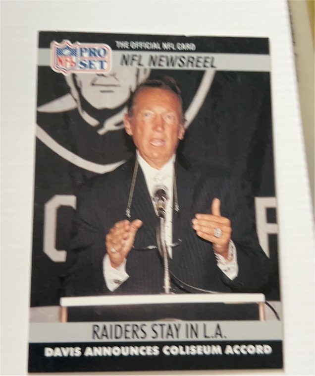 1990 Pro Set #786 Raiders Stay in L.A. Al Davis — front