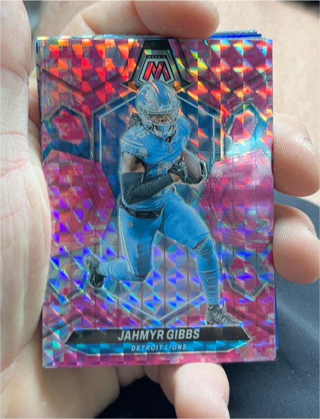2024 Panini Mosaic Pink Camo Prizm Jahmyr Gibbs — front