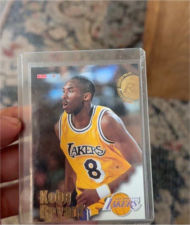 1996-97 NBA Hoops #281 Kobe Bryant Rookie Card — front