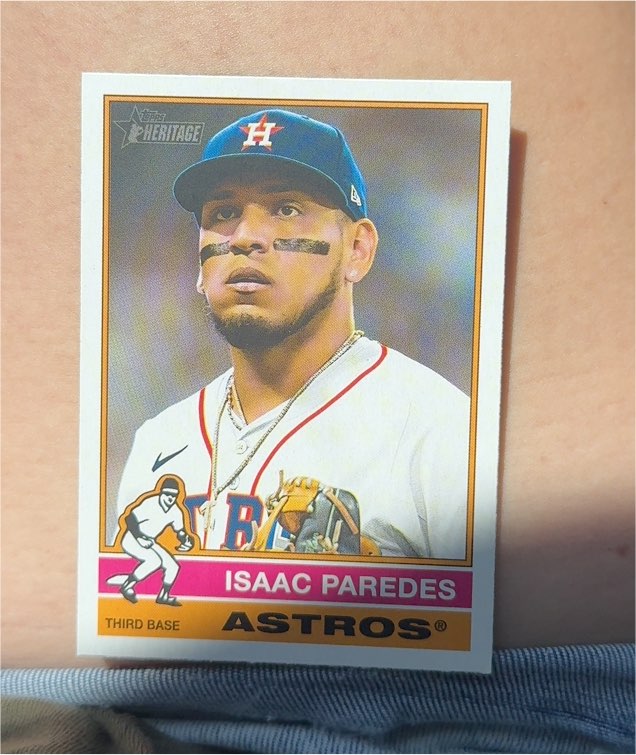 2025 Topps Heritage #8 Isaac Paredes — front