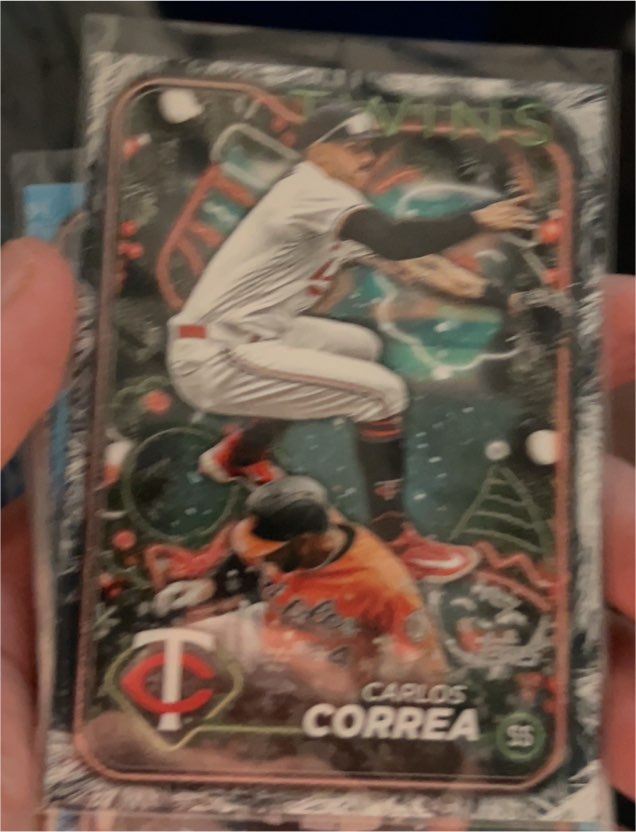 2024 Topps Holiday #H63 Carlos Correa — front
