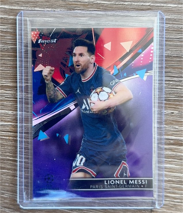 2021-22 Topps Finest UEFA Champions League #1 Lionel Messi — front