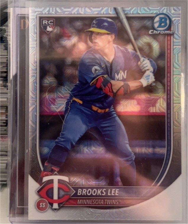 2025 Bowman Chrome #72 Brooks Lee — front