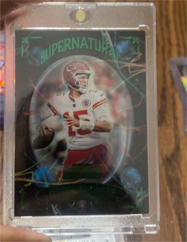 2022 Panini Contenders - Supernatural #SN-PMA Patrick Mahomes II — front
