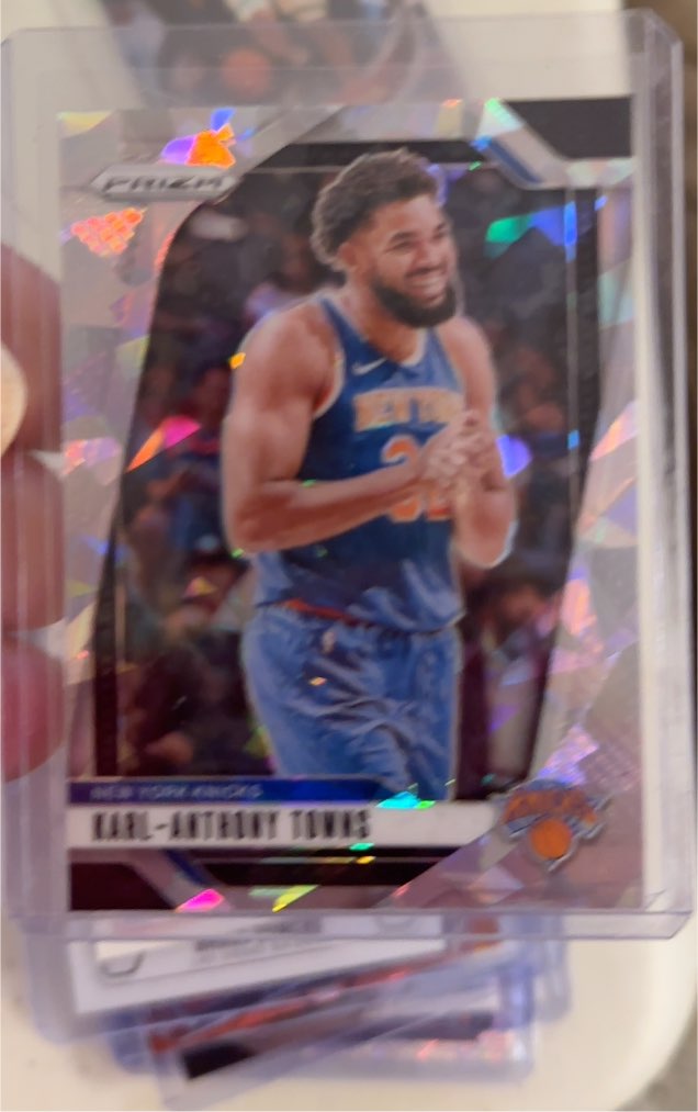 2024-25 Panini Prizm #32 Karl-Anthony Towns — front