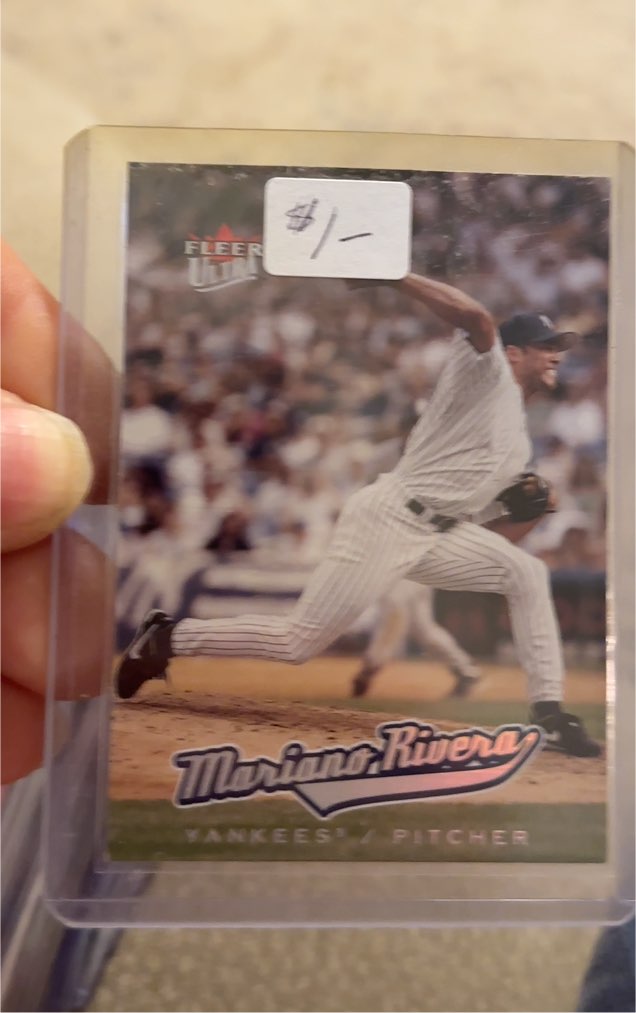 2005 Fleer Ultra #35 Mariano Rivera — front