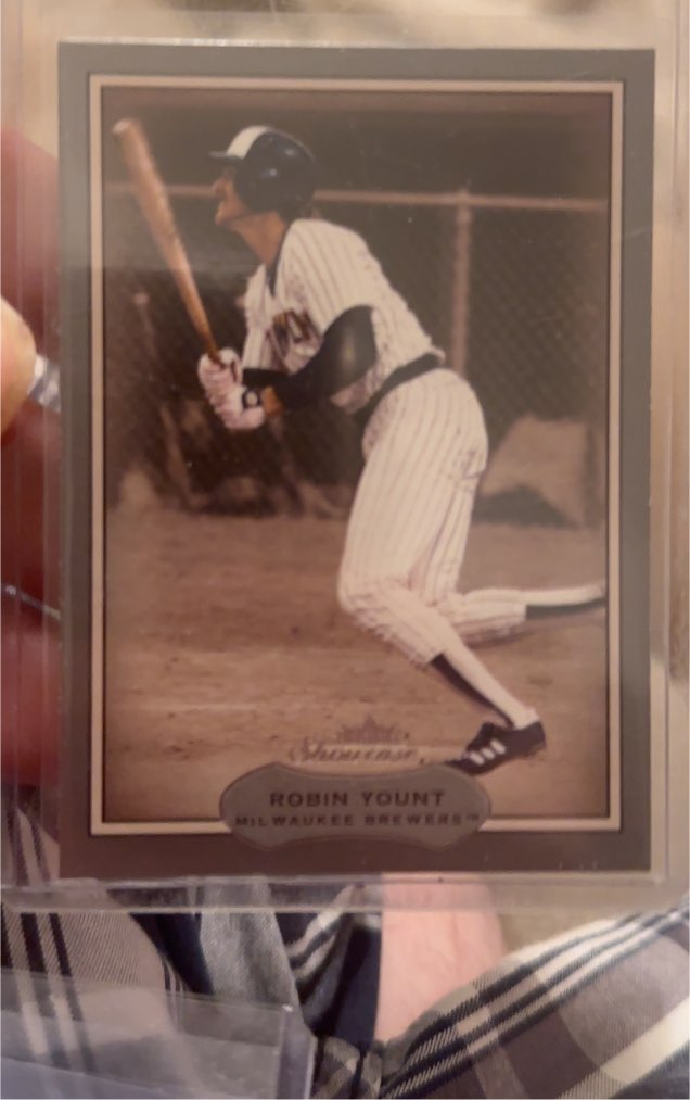 2003 Fleer Showcase Robin Yount — front