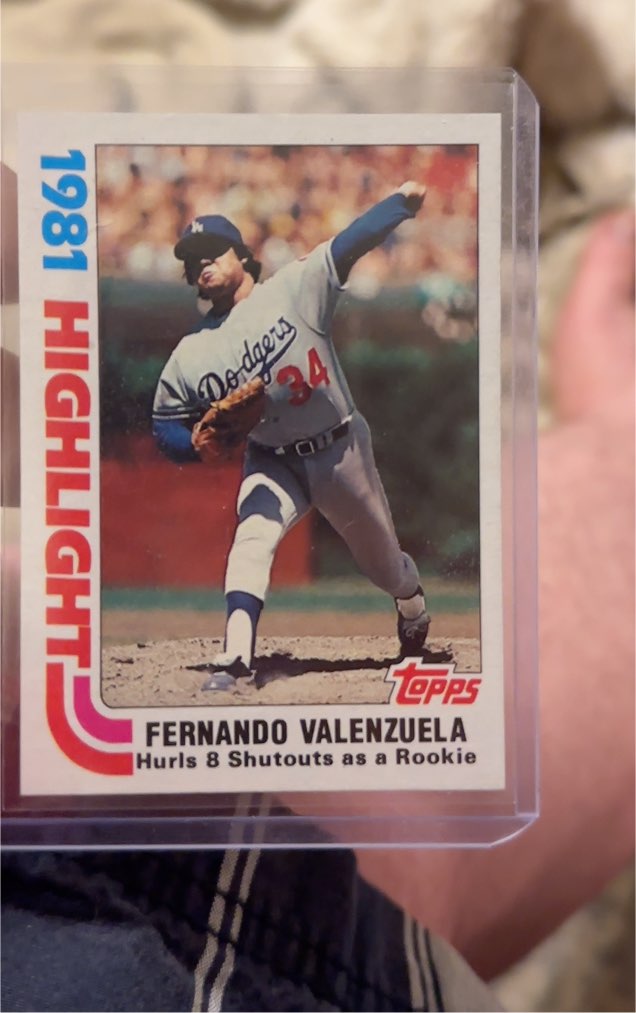 1982 Topps #6 Fernando Valenzuela — front