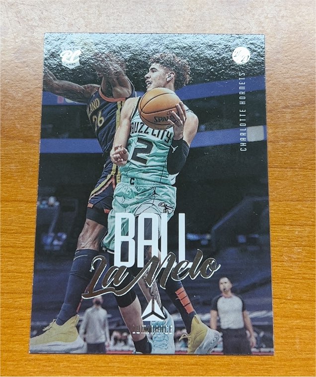 2020-21 Panini Chronicles Luminance #147 LaMelo Ball Rookie — front