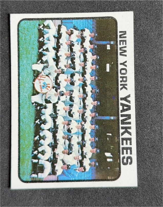 1973 Topps #556 New York Yankees Team — front