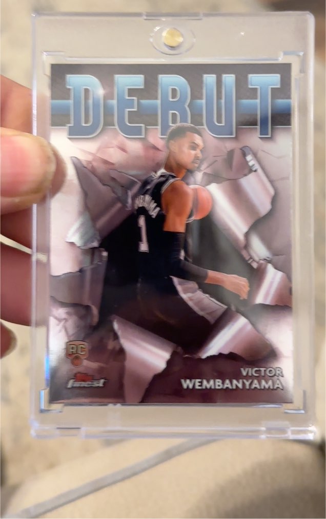 2023-24 Topps Finest Debut #D-1 Victor Wembanyama — front