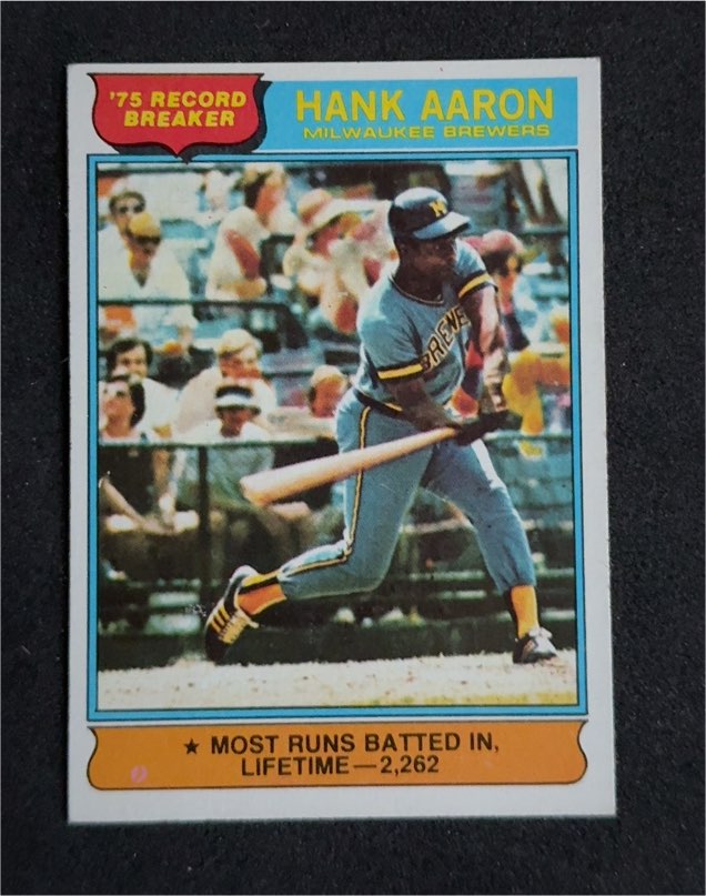 1976 Topps #1 Hank Aaron Record Breaker Milwaukee Brewers — front