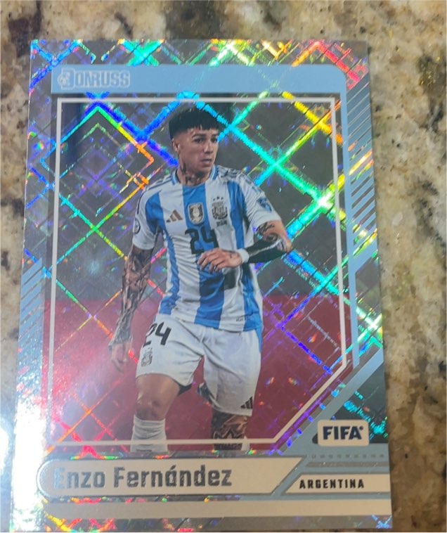 2024-25 Donruss #71 Enzo Fernández — front