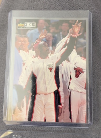 1997-98 Upper Deck Collector's Choice #394 Michael Jordan Michael's Magic — front