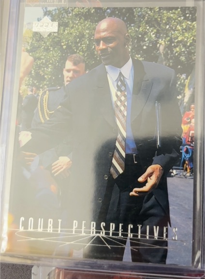 1997-98 Upper Deck #165 Michael Jordan Court Perspectives — front