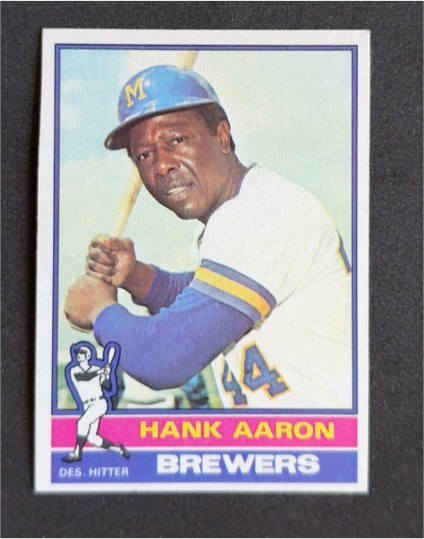1976 Topps #550 Hank Aaron — front