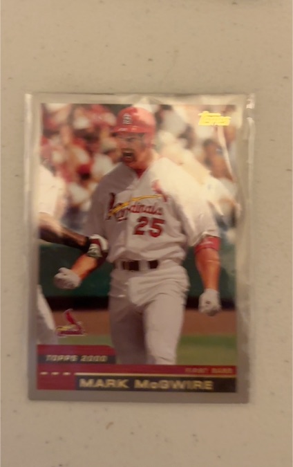 2000 Topps #1 Mark McGwire — front