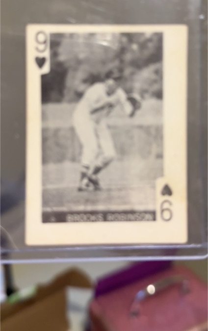 1969 Globe Imports #9H Brooks Robinson — front