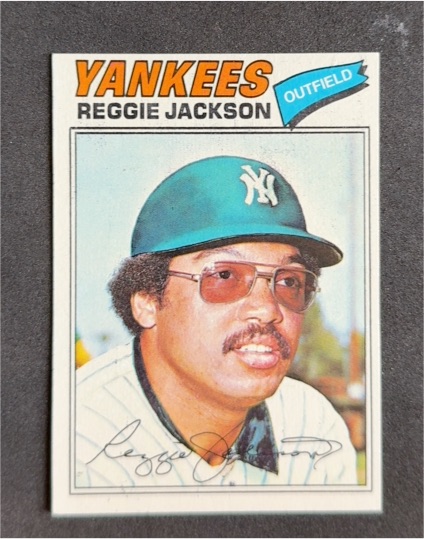 1977 Topps #10 Reggie Jackson — front