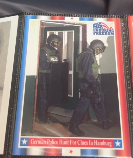 2001 Topps Enduring Freedom #20 German Police Hunt For Clues In Hamburg — front