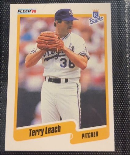 1990 Fleer #111 Terry Leach — front