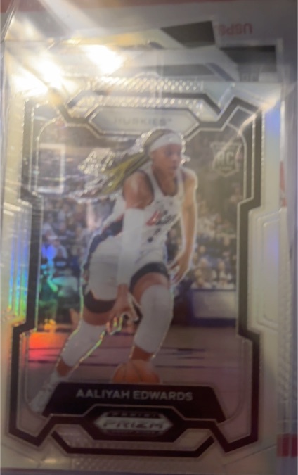 2024 Panini Prizm Draft Picks #3 Aaliyah Edwards — front