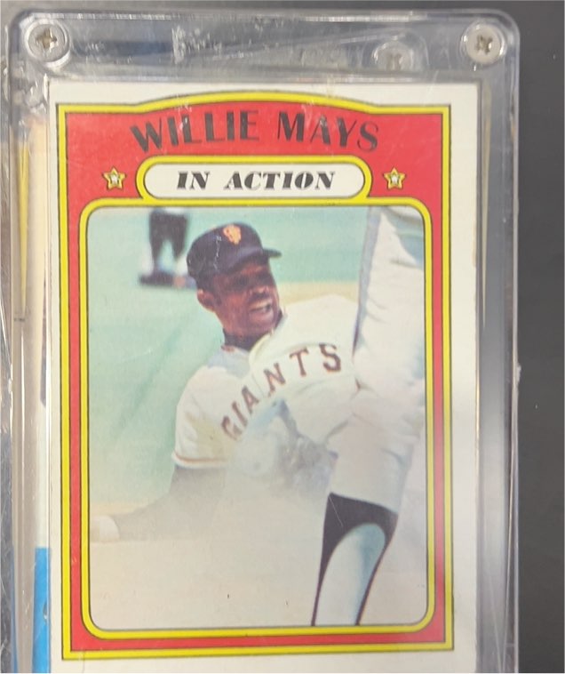 1972 Topps #50 Willie Mays In Action — front