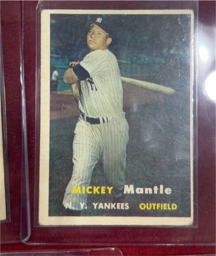 1957 Topps #95 Mickey Mantle — front