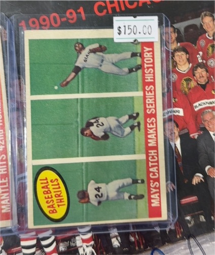 1959 Topps #464 Willie Mays Catch Makes Series History — front