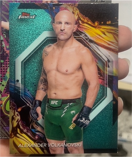 2024 Topps Finest UFC #136 Alexander Volkanovski — front