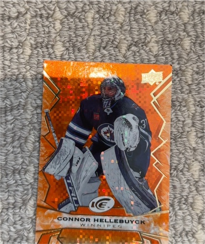 2022-23 Upper Deck Ice #67 Connor Hellebuyck — front