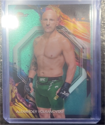 2024 Topps Finest UFC #136 Alexander Volkanovski — front