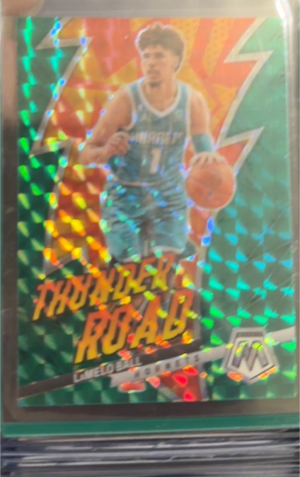 2022 Panini Mosaic Thunder Road #16 LaMelo Ball — front