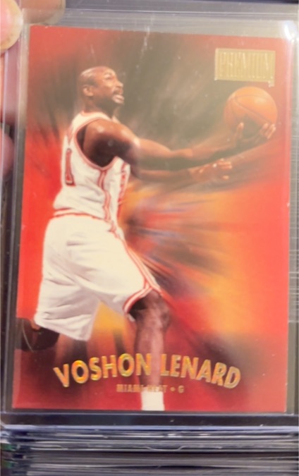 1997-98 SkyBox Premium #41 Voshon Lenard — front