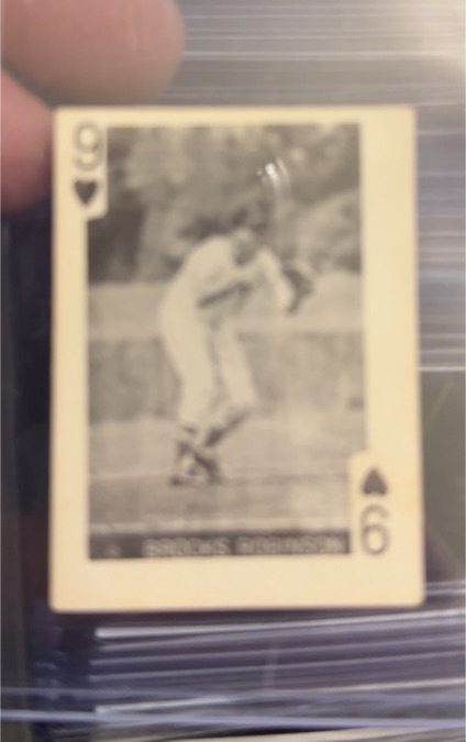 1969 Globe Imports 9 of Hearts Brooks Robinson — front