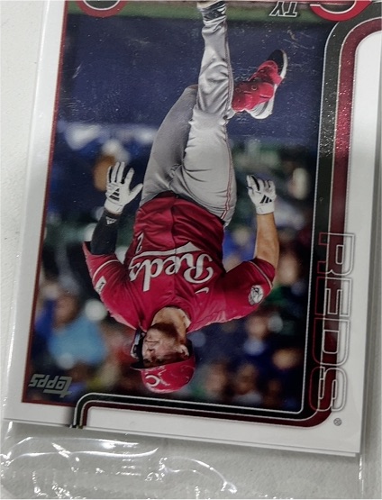2024 Topps Cincinnati Reds Baseball Card — front