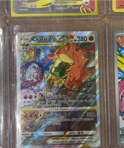 2022 Pokémon SWSH #262 Charizard VSTAR — front